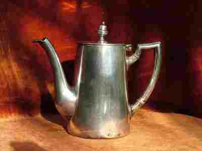 A 20 cl coffee-pot from London, made by Hartmann