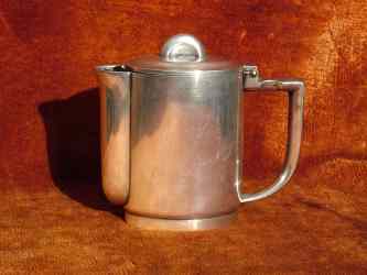 A 15 cl silver-plated creamer designed by Gio Ponti