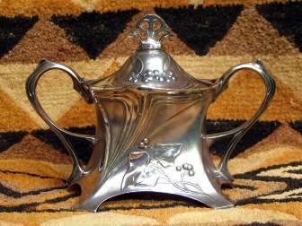 WMF Art Nouveau sugar bowl marked by the third 'ostrich mark' (1910-1925